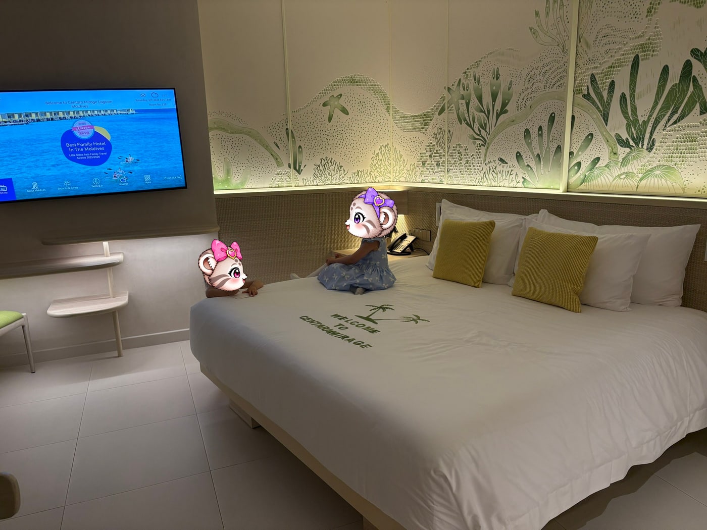 前半2泊のミラージュ・パノラミック・ルーム。キングベッドのほかに子ども部屋があります。