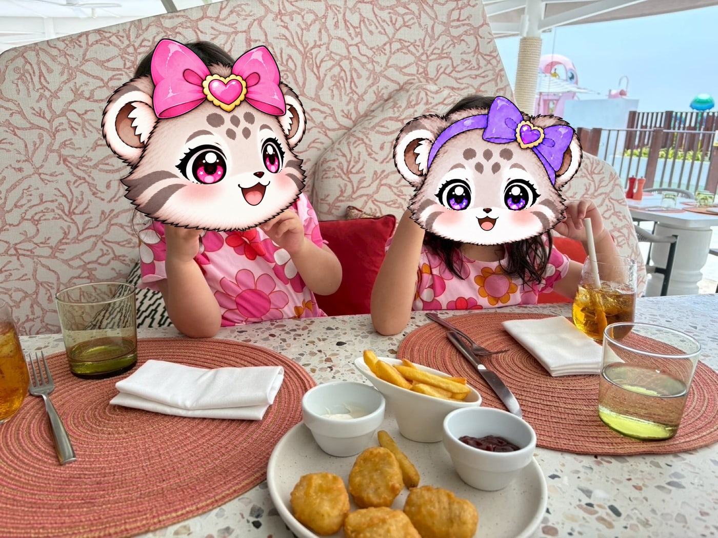 ポテトにチキンナゲット、アップルジュース。子どもたちの好きなものがそろいます。
