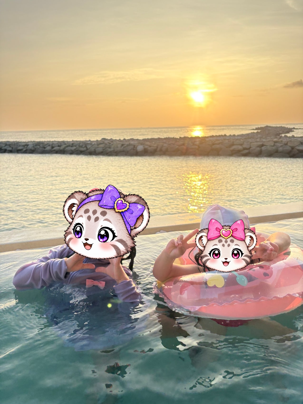 サンセット側の客室ならでは。夕日を眺めながら、まだまだプール遊び。