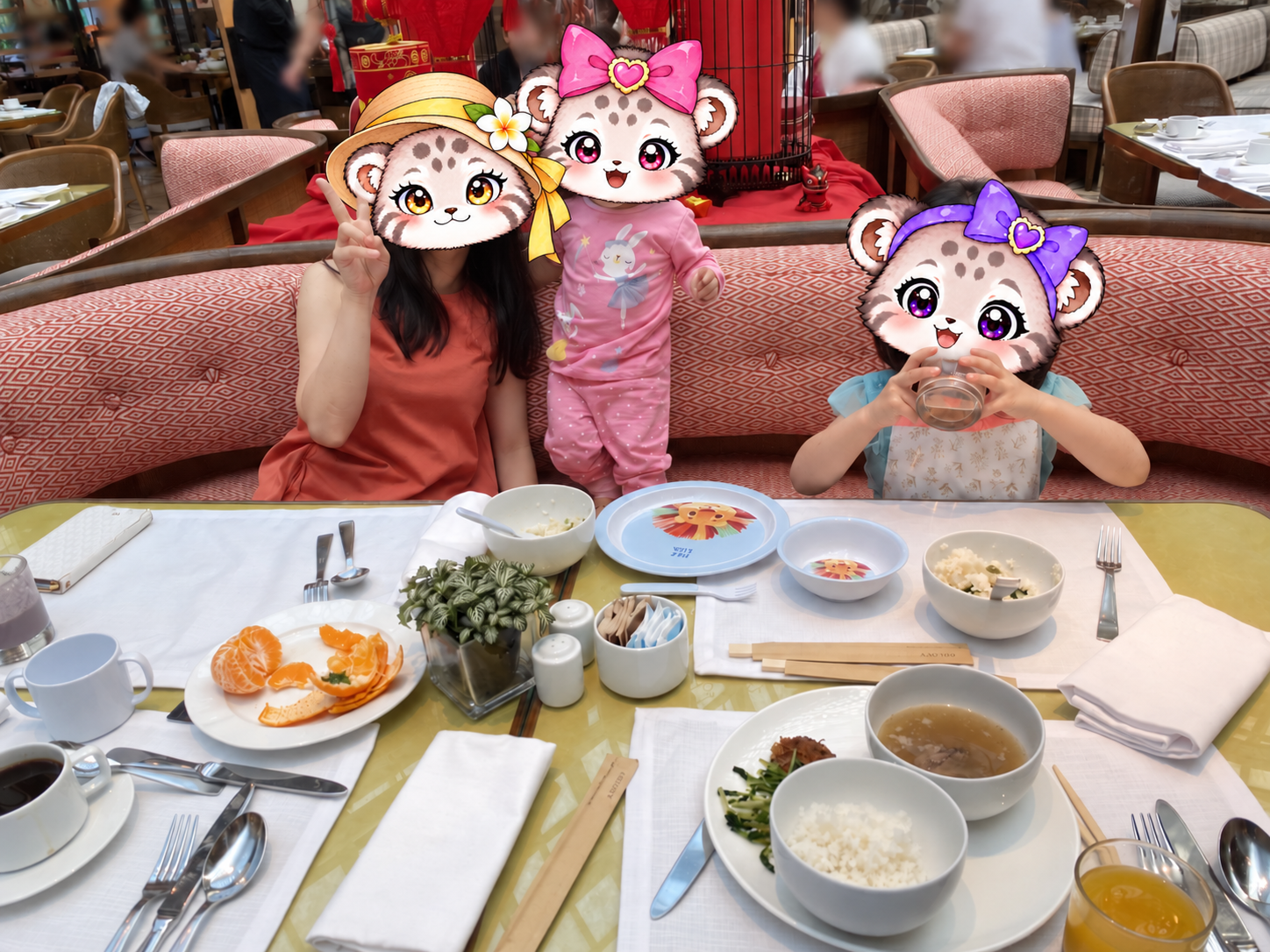 ママ・こみぬ・こまぬと朝食。ごはんやフルーツがあるのも助かりました