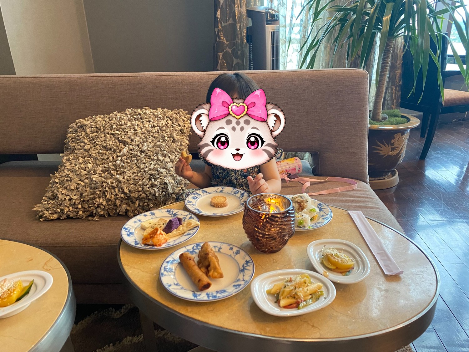 ラウンジの軽食。少食のわが家には十分に感じることが多かったです。